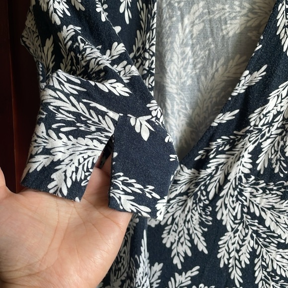 Cabi Black and White Floral Wrap Dress Medium - Picture 8 of 11